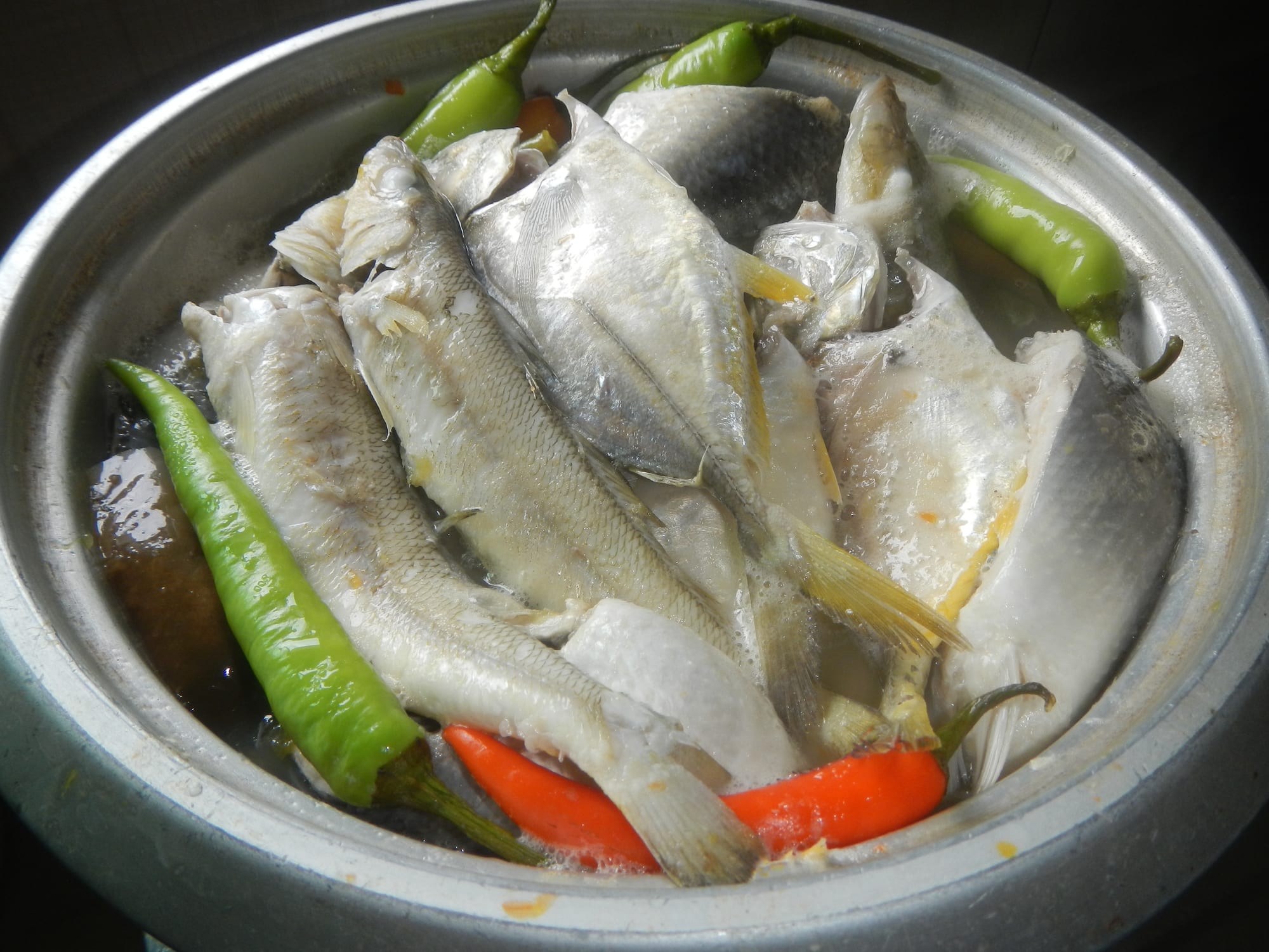 A sour soup with pork and vegetables