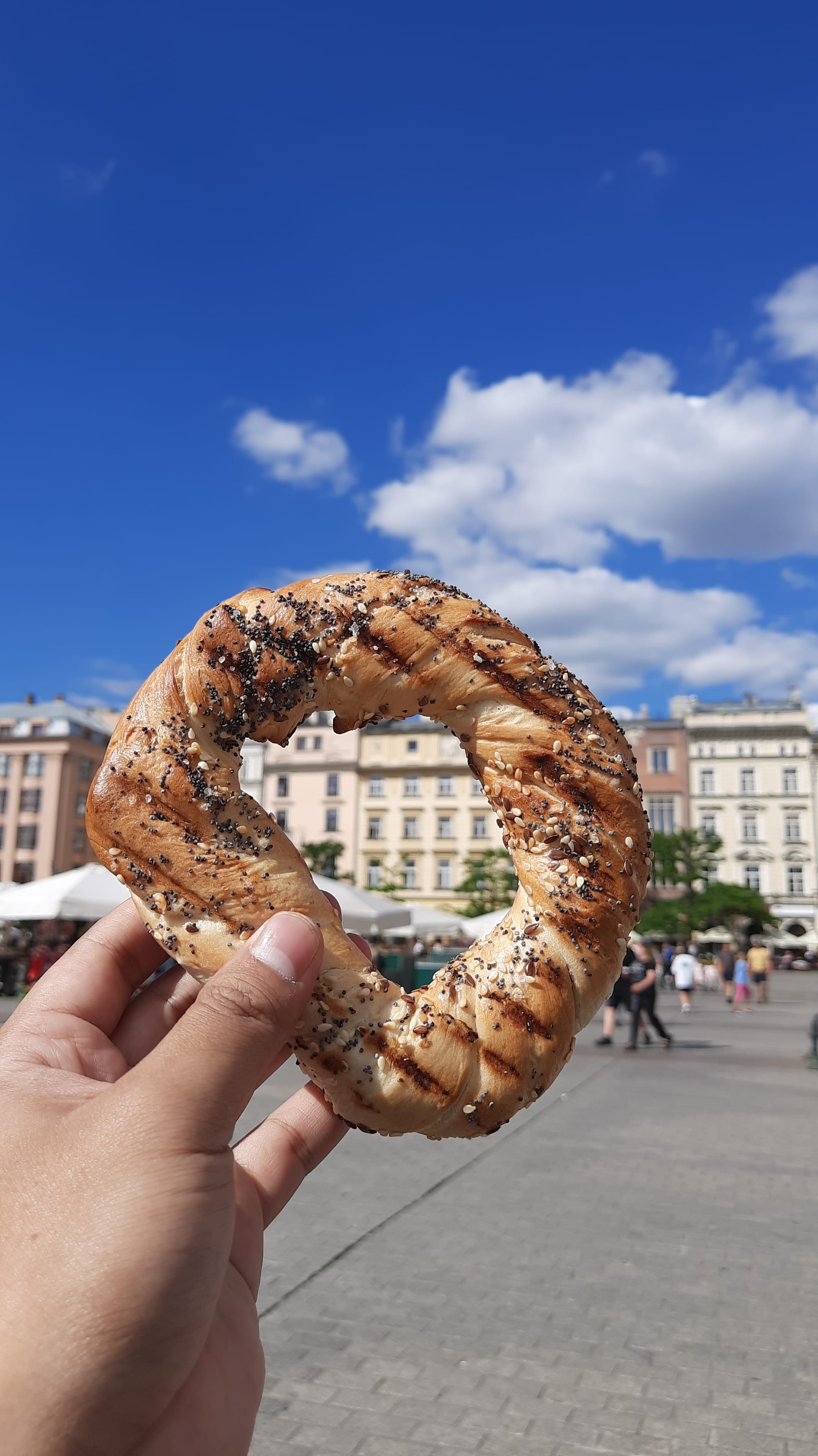 A ring-shaped braided bread